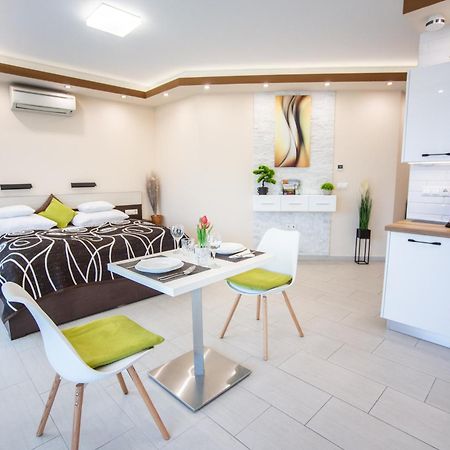 Nemeth Apartmanok ชาร์วาร์ ภายนอก รูปภาพ