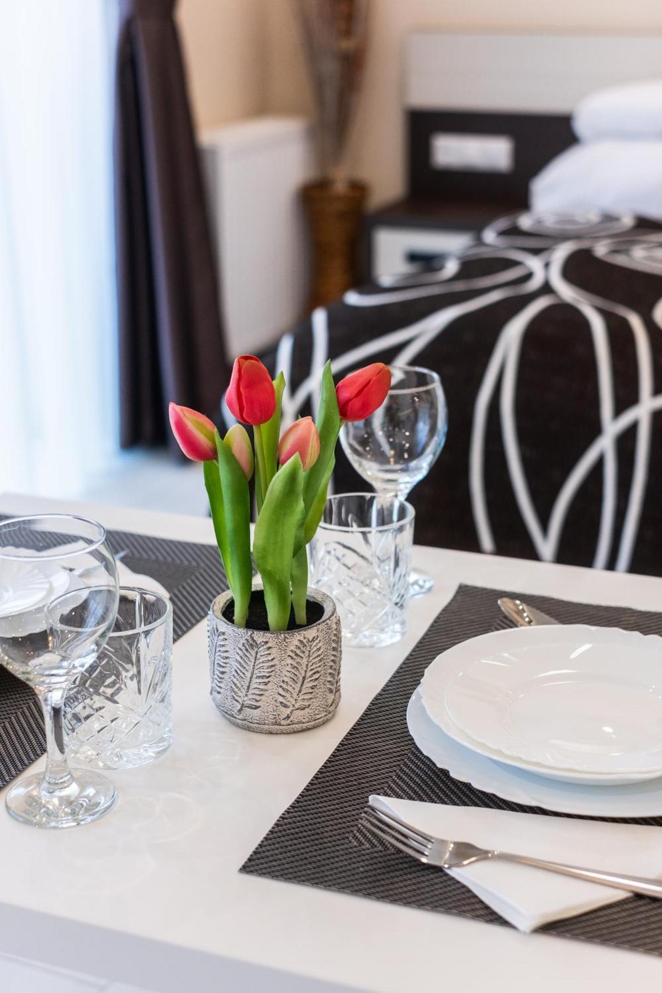 Nemeth Apartmanok ชาร์วาร์ ภายนอก รูปภาพ
