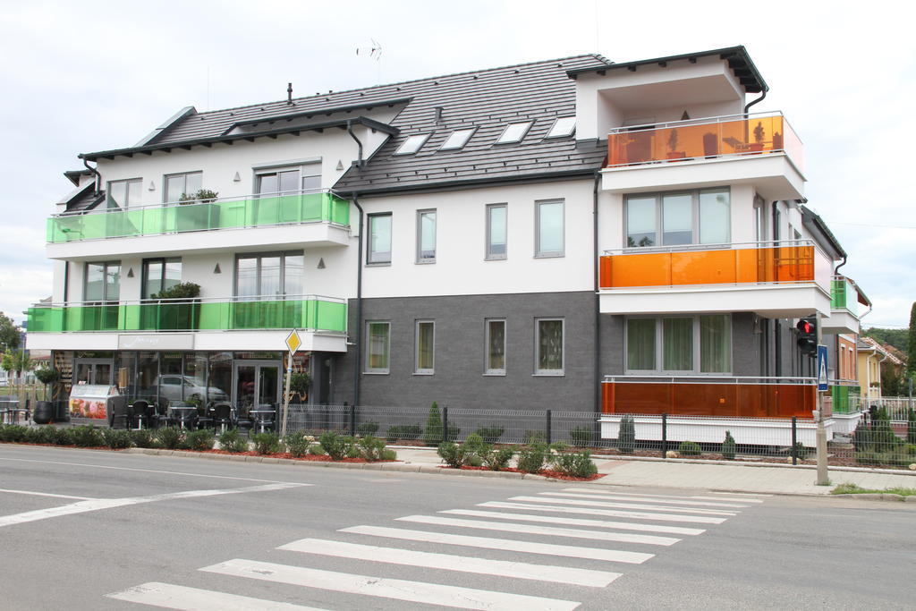 Nemeth Apartmanok ชาร์วาร์ ภายนอก รูปภาพ