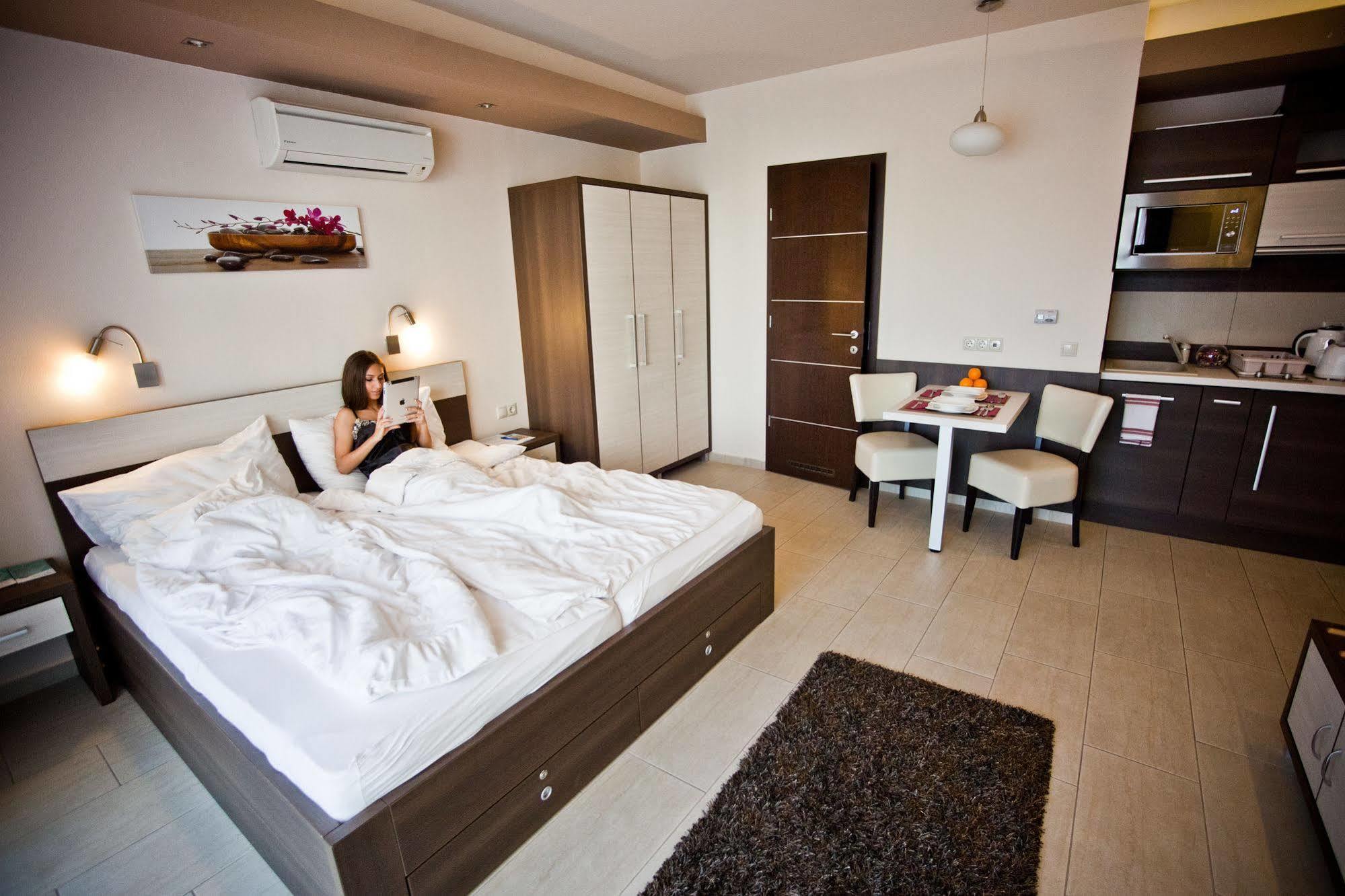Nemeth Apartmanok ชาร์วาร์ ภายนอก รูปภาพ