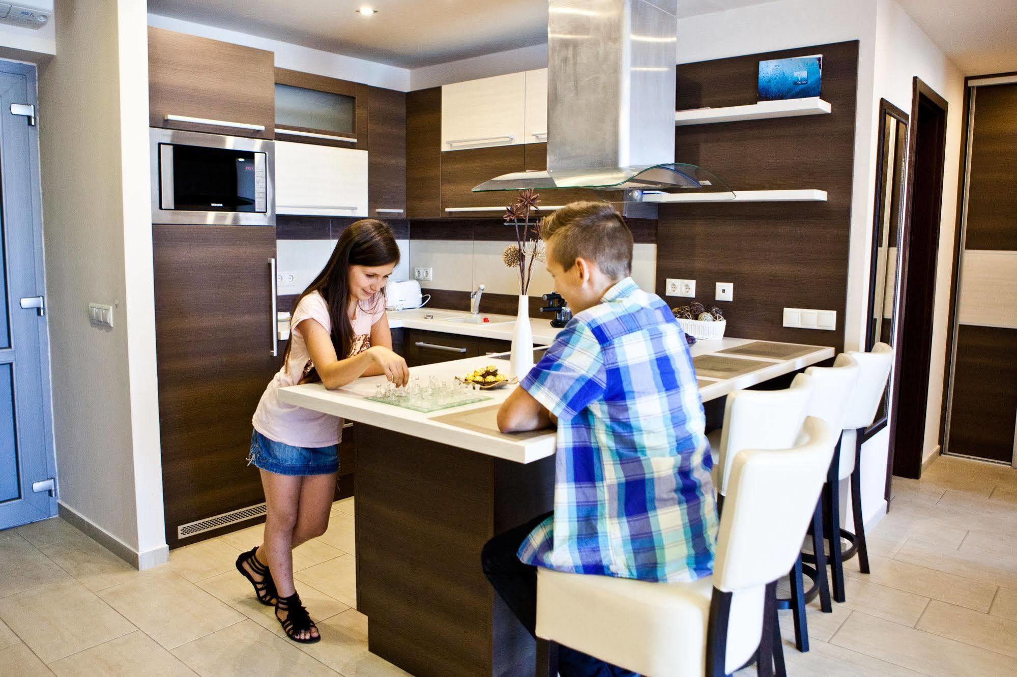 Nemeth Apartmanok ชาร์วาร์ ภายนอก รูปภาพ