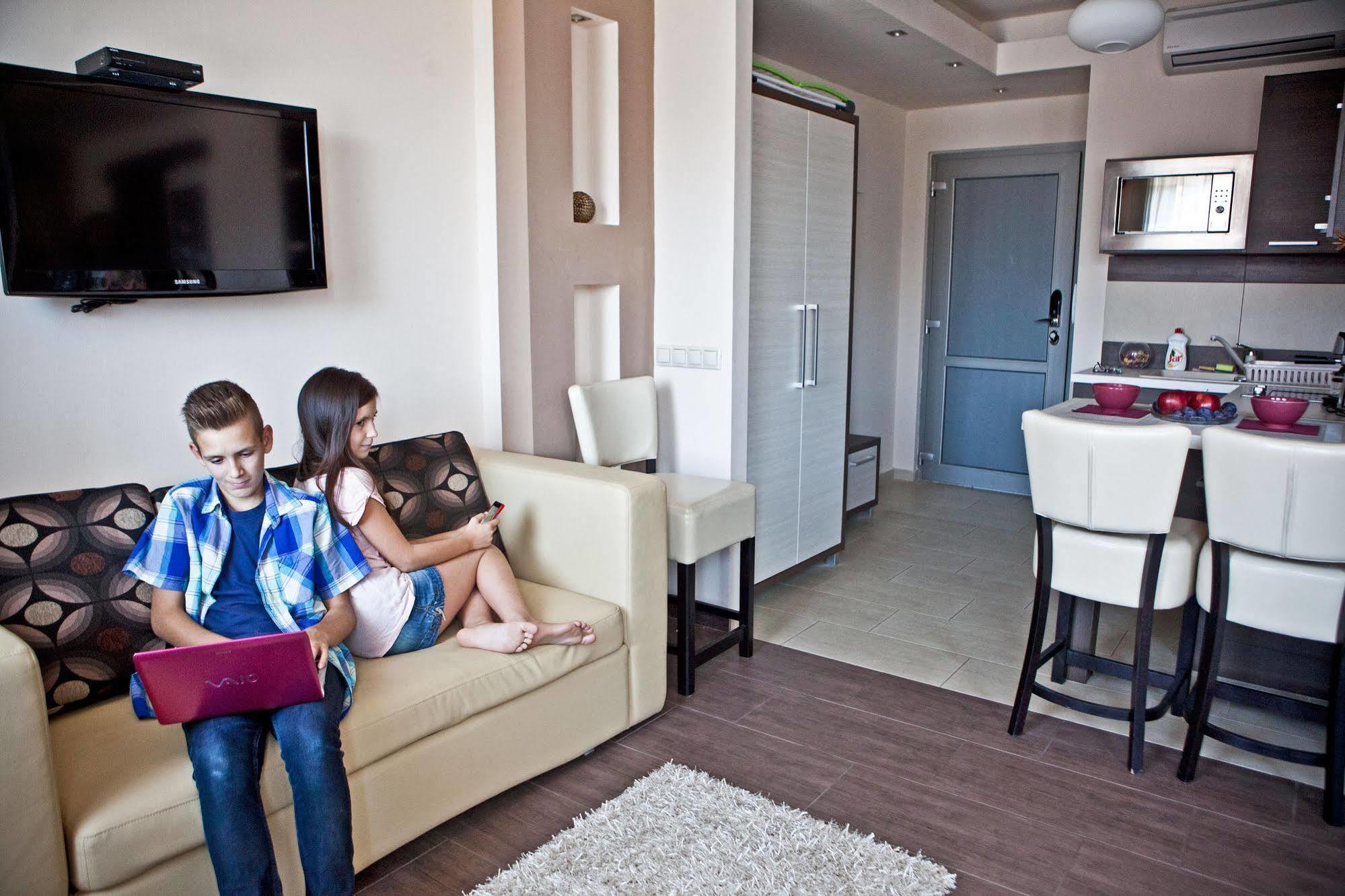 Nemeth Apartmanok ชาร์วาร์ ภายนอก รูปภาพ