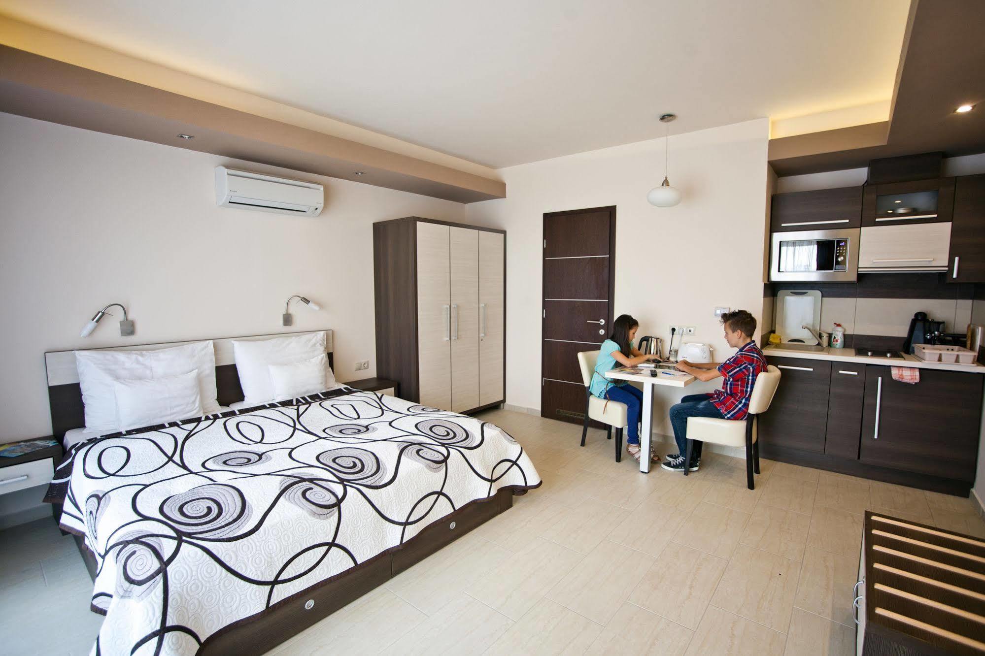 Nemeth Apartmanok ชาร์วาร์ ภายนอก รูปภาพ